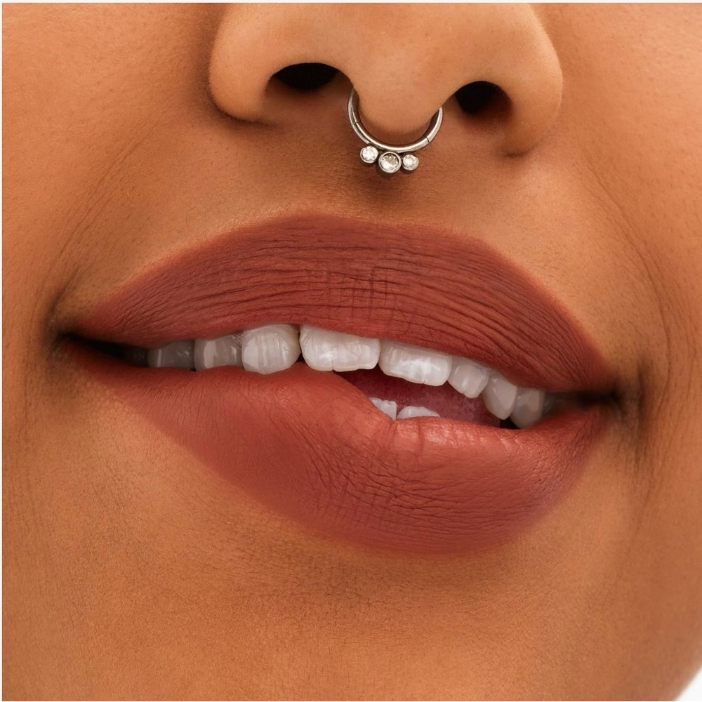 MAC Locked Kiss 24HR Lipstick (Meticulous) NEW - Picture 9 of 11